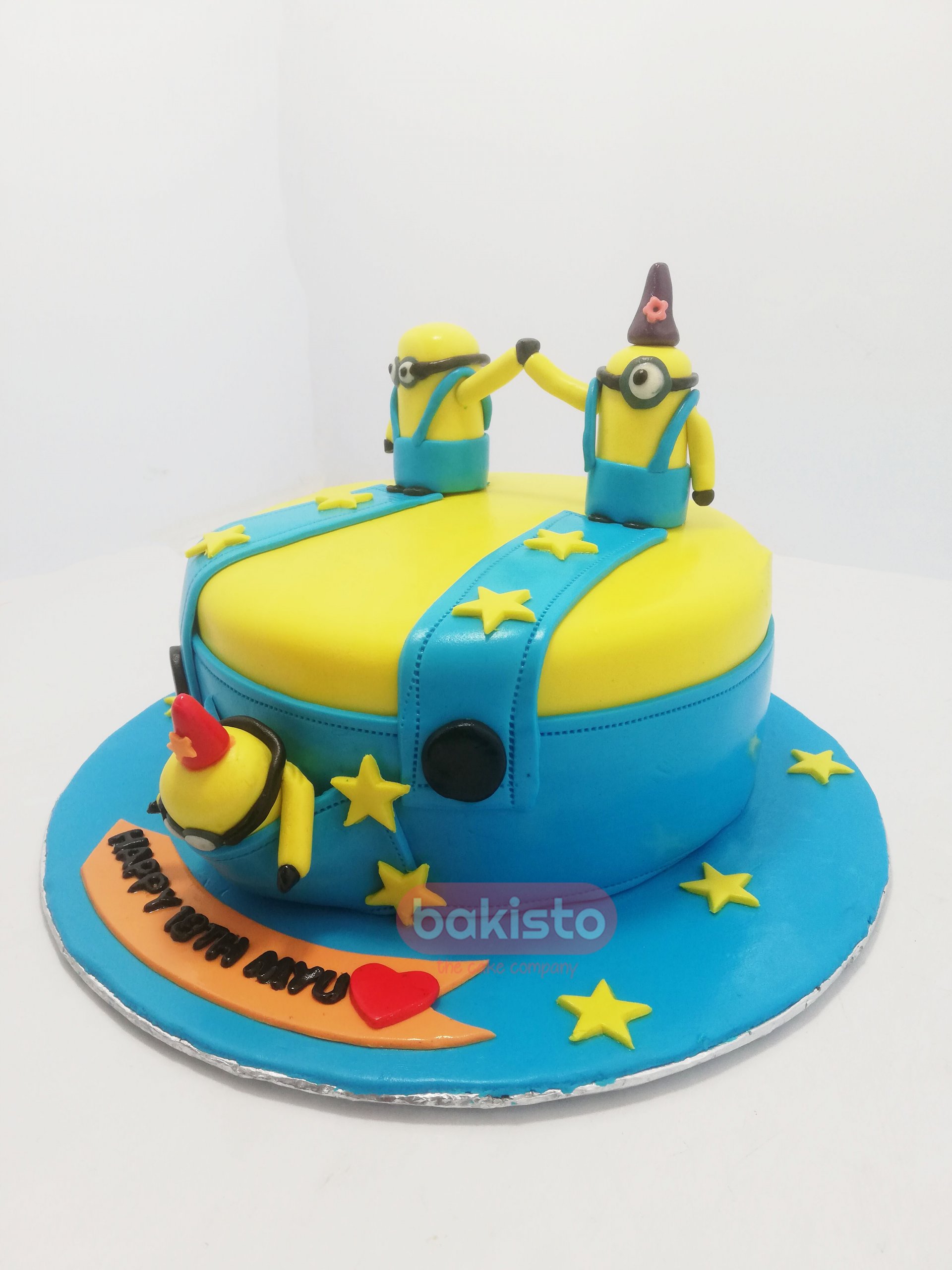 Minion Birthday Cake - CakeCentral.com