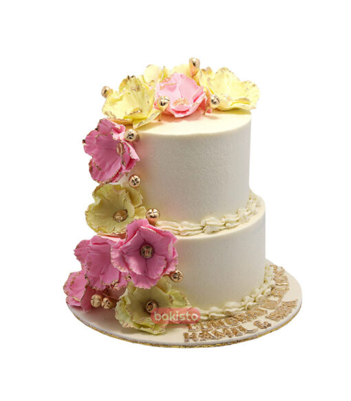 Fondant Flower & Cream Cake